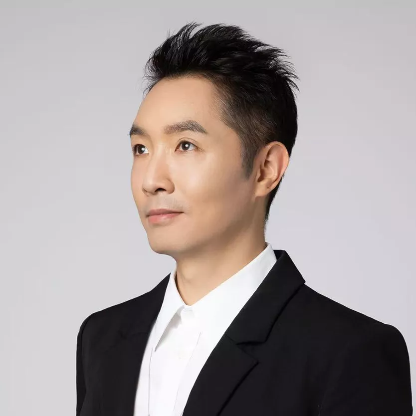 高少康
深圳设计周联合策展人
香港著名设计师